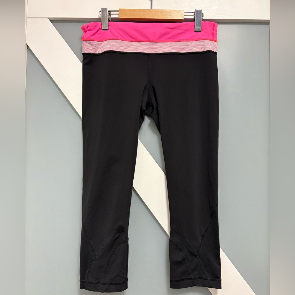 lululemon athletica- Black Cropped Pants with Pink Waistband